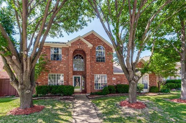 8706 Clearlake Drive, Rowlett, TX 75088