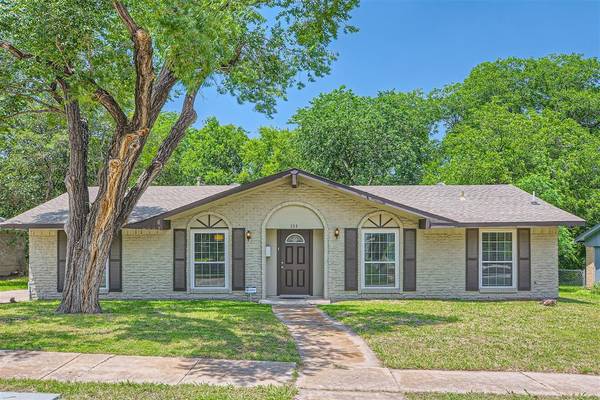 333 Meadowcreek Lane, Garland, TX 75043