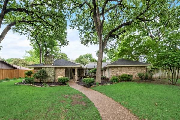 1407 Pebble Creek Drive, Euless, TX 76040