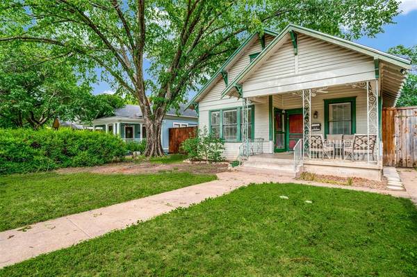 916 N Winnetka Avenue, Dallas, TX 75208