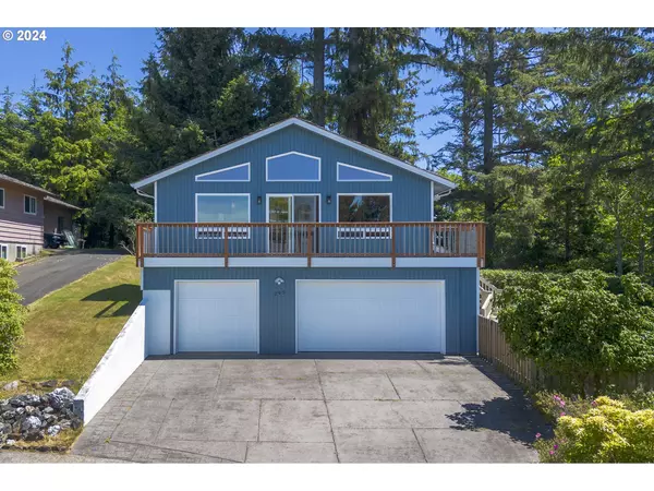 295 Waldorf PL, Astoria, OR 97103