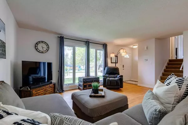 Calgary, AB T2X 1A7,263 Midlawn Close SE