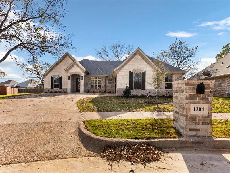 1304 Joshua Way, Granbury, TX 76048