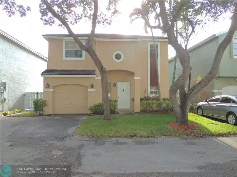 9894 NW 2ND CT, Plantation, FL 33324