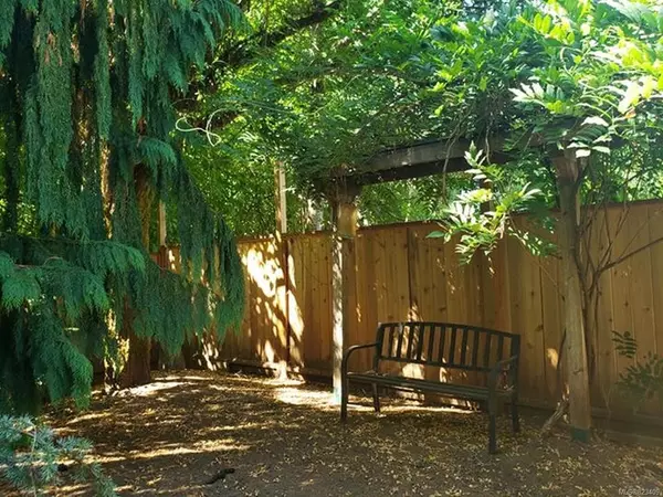 Courtenay, BC V9N 8Y3,1955 Choquette Pl #A