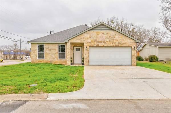 1301 N Anglin, Cleburne, TX 76031