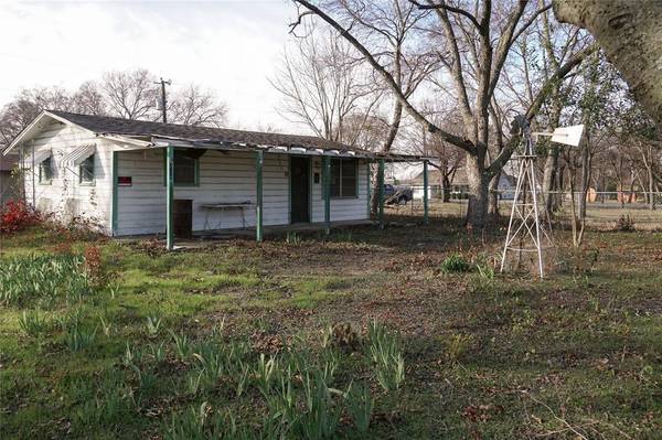 226 Willow Drive, Pottsboro, TX 75076