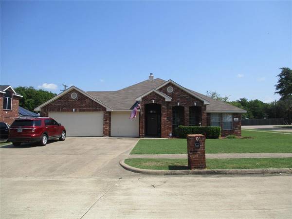 100 Cascade Drive, Red Oak, TX 75154