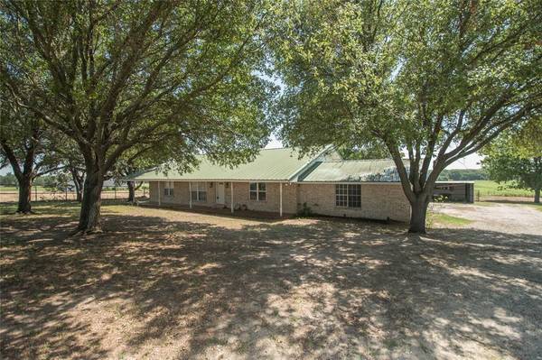 3800 Temple Hall Highway,  Granbury,  TX 76049