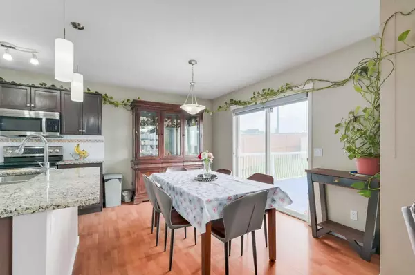 Calgary, AB T3J 5B6,130 Saddlecrest Close NE