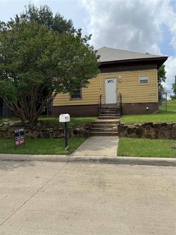 710 Mccurdy Street,  Fort Worth,  TX 76104