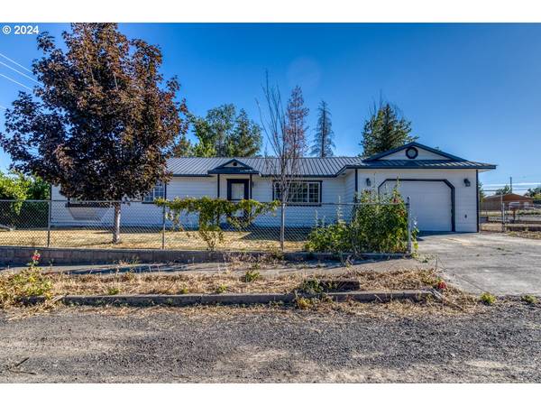 231 6TH ST,  Metolius,  OR 97741