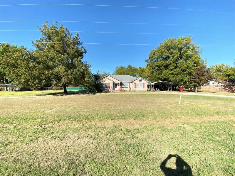 617 W Bells Boulevard, Bells, TX 75414