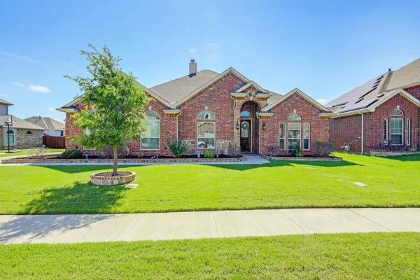 228 Chateau Avenue, Kennedale, TX 76060