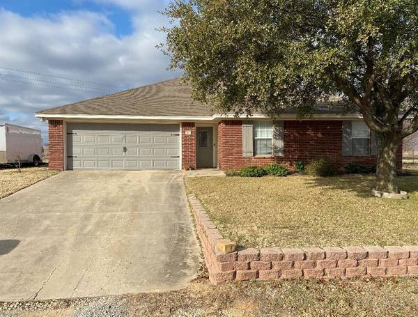 200 Lynch Drive, Alvord, TX 76225