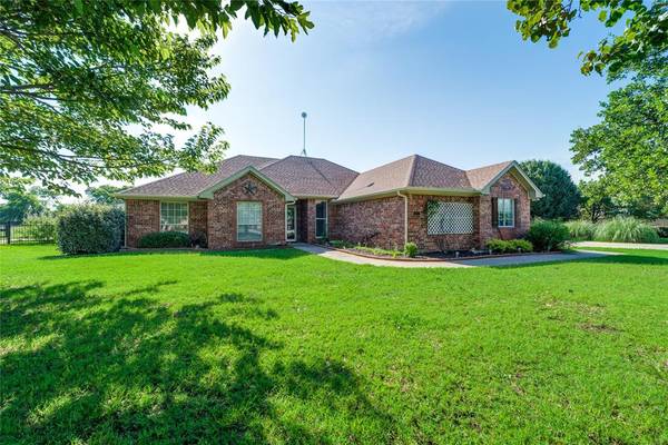 157 Saddlebrook Court, Rhome, TX 76078