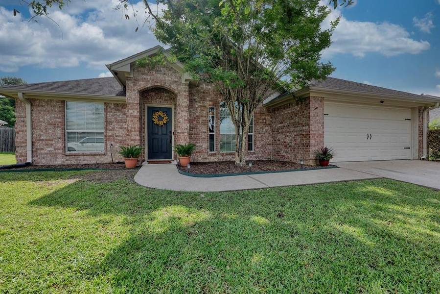 210 Amanda Court, Whitehouse, TX 75791