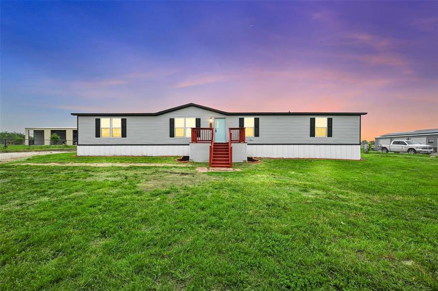 808 Lathem Boulevard, Venus, TX 76084