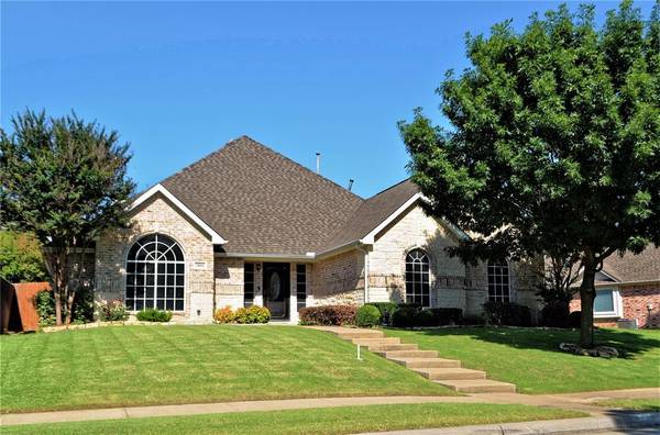 1802 Lakes Edge Boulevard, Mansfield, TX 76063