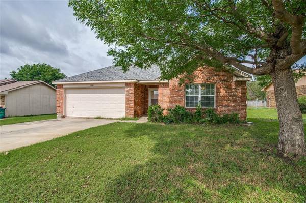 1810 Oak Hill Drive, Corinth, TX 76210