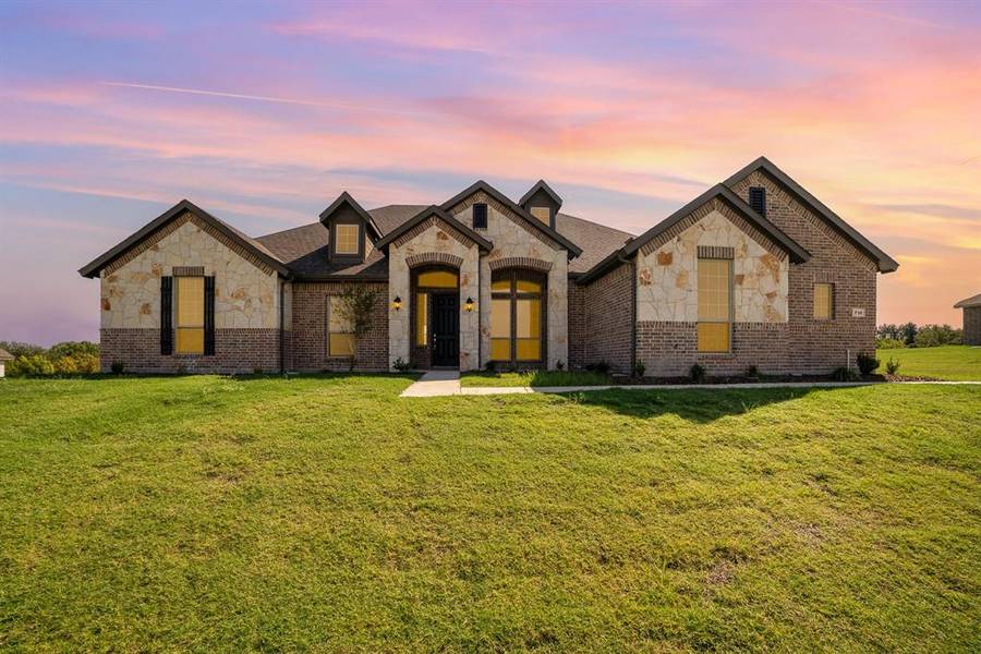 710 Serenity Lane, Red Oak, TX 75154