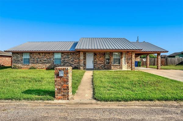 703 Patti Court, Collinsville, TX 76233