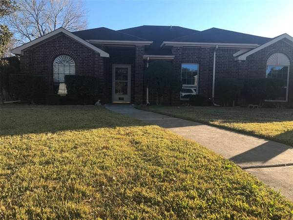 531 Highland Oaks Drive, Greenville, TX 75402