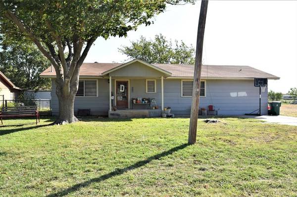 2313 5th Avenue, Coleman, TX 76834