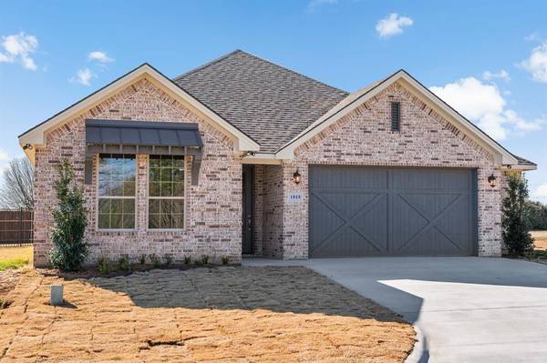 1040 Cannon Place, Paris, TX 75462