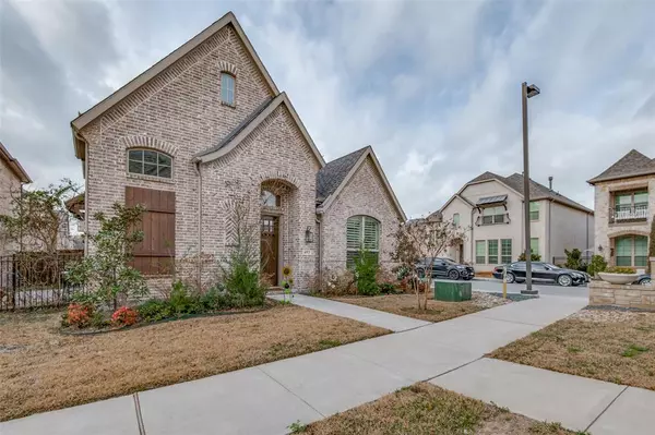 452 Renaissance Lane, Irving, TX 75060