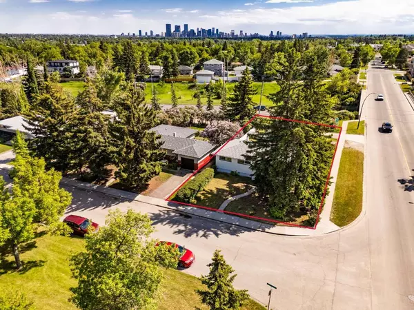 Calgary, AB T2K 2V4,1 Trafford CRES NW