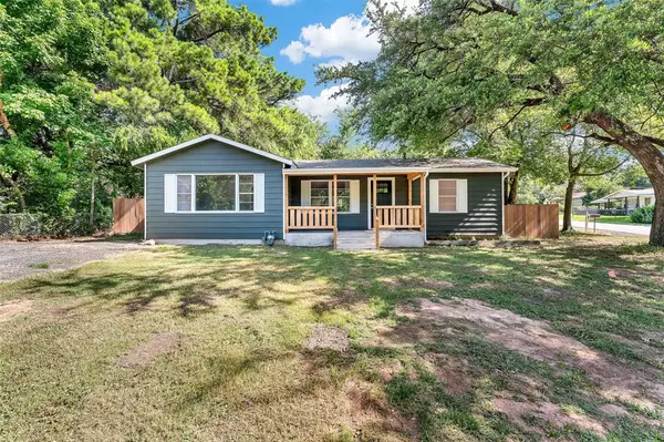 617 Alfred Drive, Azle, TX 76020