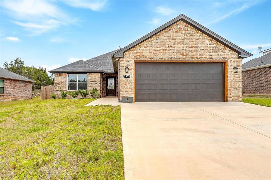 2505 Santiago Drive, Granbury, TX 76048