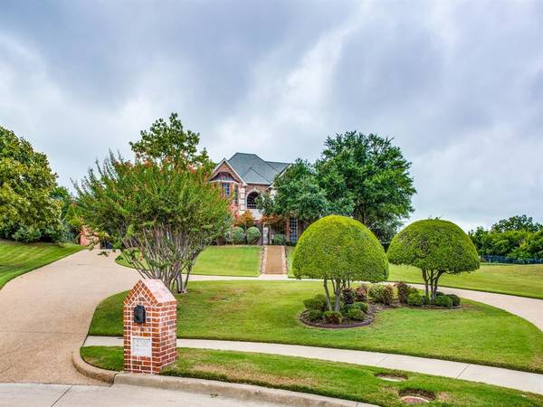 2301 Versailles Court, Heath, TX 75032