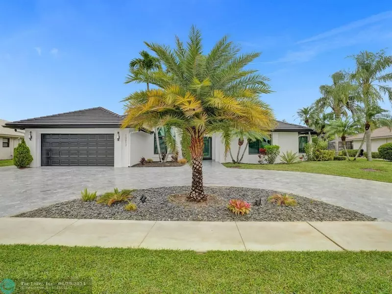 10817 River Glenn Dr, Boca Raton, FL 33428