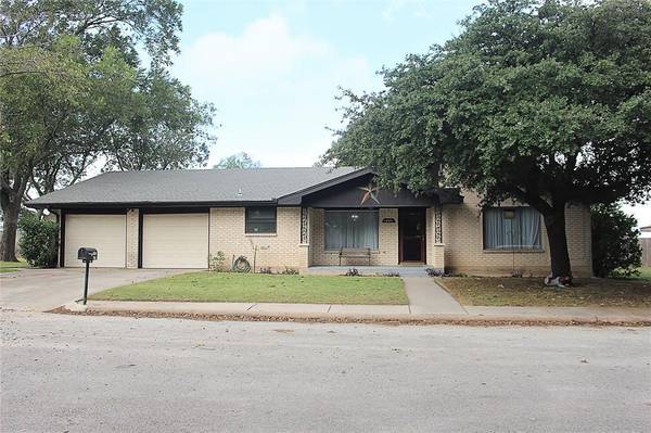 1405 Haven Drive, Comanche, TX 76442