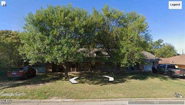 1003 N Clay Street, Ennis, TX 75119