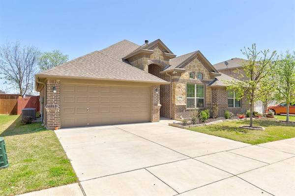 120 Reatta Drive, Justin, TX 76247