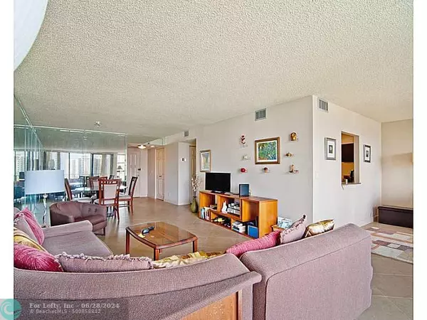 Hallandale, FL 33009,400 Leslie Dr  #808