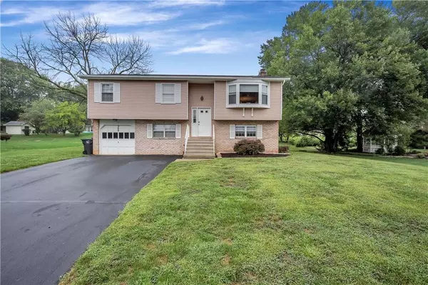 389 Devonshire Drive, Bethlehem City, PA 18017