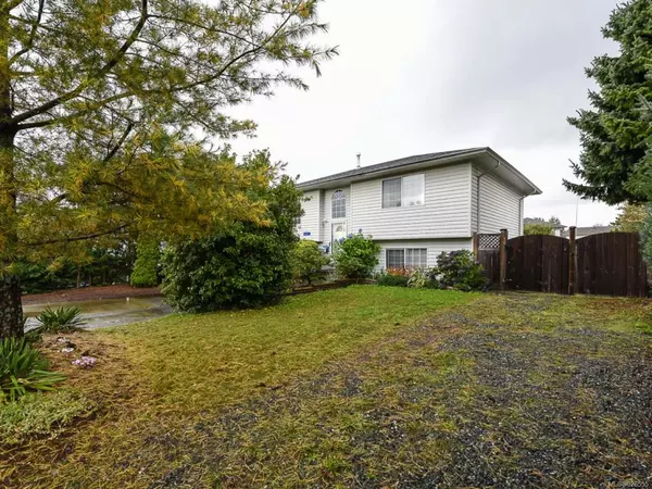 Comox, BC V9M 3P1,687 Murrelet Dr