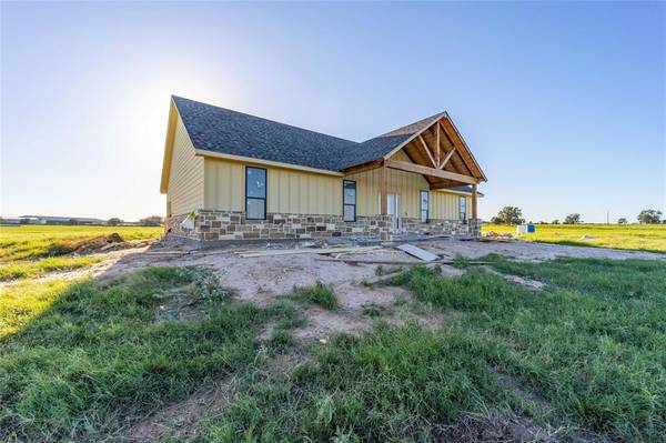 1005 Meadow Bend Circle,  Stephenville,  TX 76401