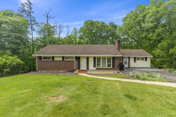 1825 Ridgeway Ave, Altavista, VA 24517