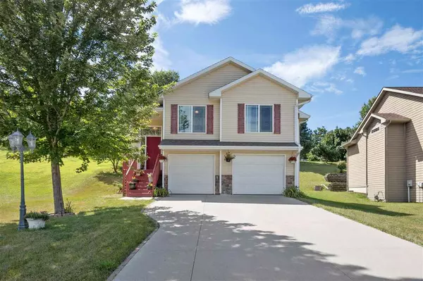 Coralville, IA 52241,820 Olde McCabe Cir