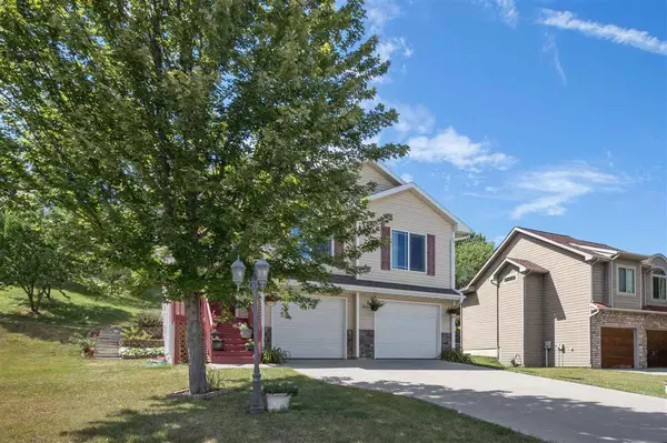 Coralville, IA 52241,820 Olde McCabe Cir