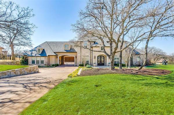 8121 Oakmont Drive, Burleson, TX 76028