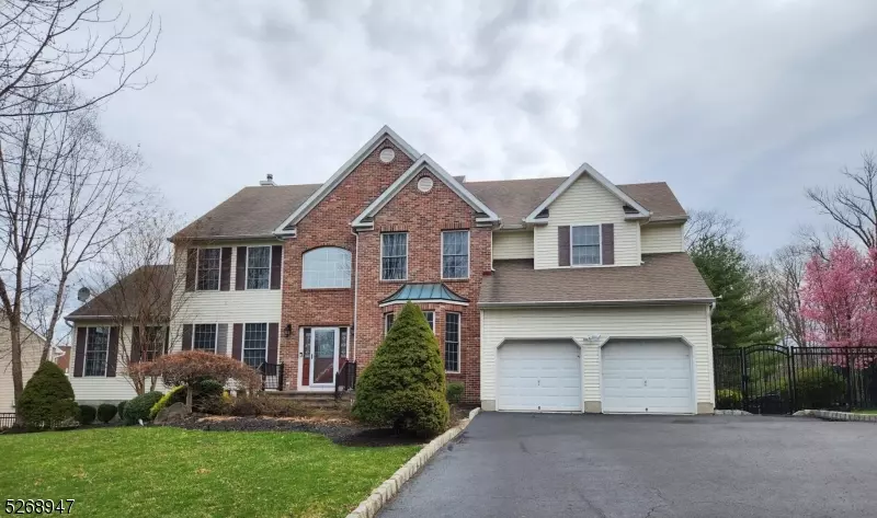 3 Spruce Hollow Rd, Green Brook Twp., NJ 08812