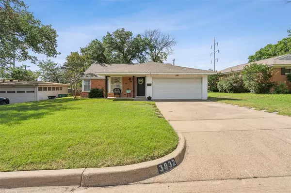 3932 W Spurgeon Street, Fort Worth, TX 76133