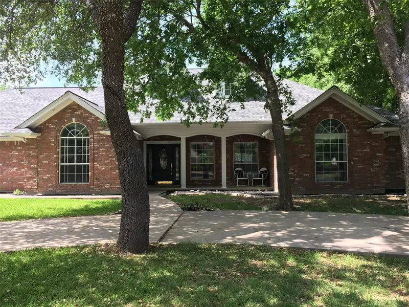 207 Logan Lane, Stephenville, TX 76401