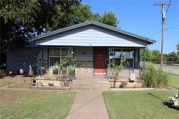 717 N Neches Street, Coleman, TX 76834